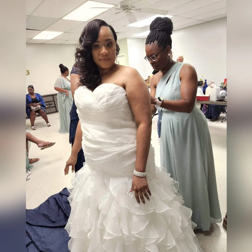 Wedding Dess - Picture 3 of 7